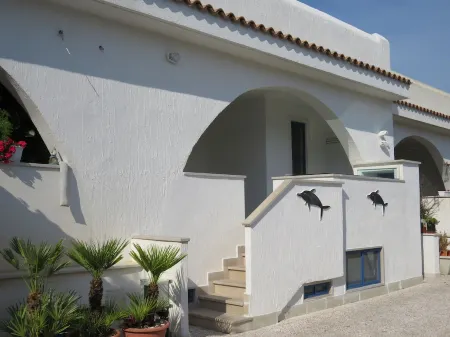 AFE HOLIDAY HOUSE A FEW METERS FROM THE BEACH