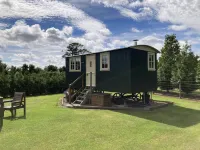 Luxury Shepherd's Hut (The Rowan) at Templehall