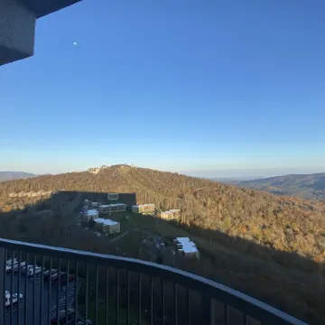 Seventh floor Mountain View condo.