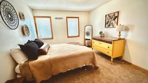 Broadway 310! Perfectly located in the center of Iron Range Activities. Hotels in Gilbert