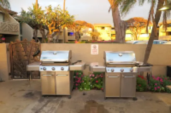 Winter Special. Amazing Views, Quiet Complex Two Bedroom, King Bed, Private.