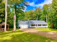 Trails end base camp - direct trail access! Hotels in Munising Township