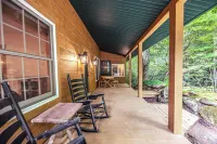 Charming Mountain Cabin. 10 min to Highlands/Cashiers. Great WiFi & EV Charger!