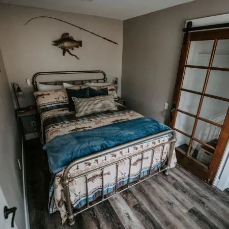 Cozy stay at the “Country Farmhouse Sleeps 12