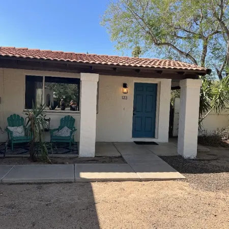 Downtown Tempe Maple-Ash Patio Home Steps from ASU