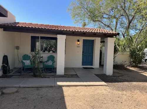 Downtown Tempe Maple-Ash Patio Home Steps from ASU