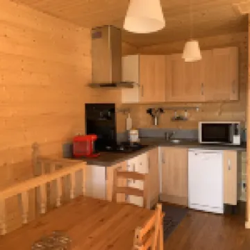 Bottom of chalet splendid view on lake, 4-6 persons