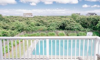 Adorable guest house with saltwater pool and spa with views close to beach