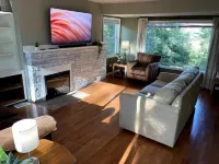 Downtown Ames Peaceful Getaway