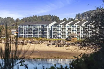 Family-Friendly Bayfront Condo, Patio Beach Access, Walk to Beach & Dining