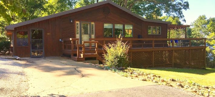 LAKE ACCESS & GREAT VIEWS! MINUTES TO THE WHITE RIVER!! 3 BR/2BA, 1500 sq. ft. Hotels in Marion County