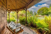 Private & Spacious  *Hot Tub* In the Redwoods