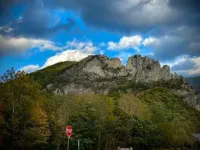 Cozy cabin in lovely Seneca Rocks WV with WiFi, smart TVs and jucuzzi tub Hotels in Pendleton County