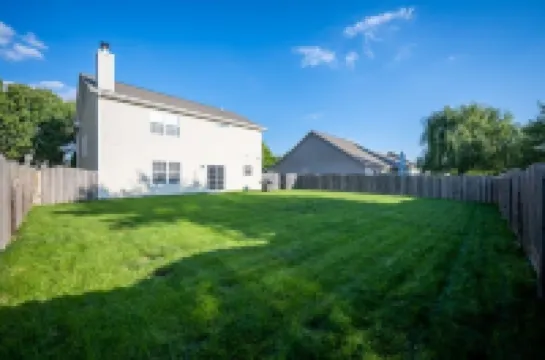 Grand Park minutes away sleeps 13