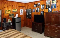 Historic New Bern Charm with Unique Themed Rooms