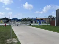 Barndo  blocks from boat launch, pier, beach and restaurants. Pet friendly