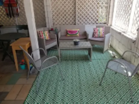 Beach/Pier/Restaurants/Shopping/Outstanding Location...100yards to All! Parking