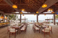 Indura Beach & Golf Resort. Curio Collection by Hilton - С тренажерным залом