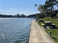 Relaxation Destination--updated lakefront condo just steps from Lake Hamilton!!!