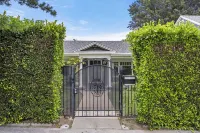 Hollywood top rated apartment with roof deck in prime location