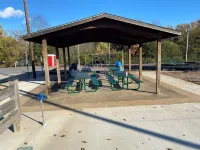 The Red House- One mile from Narrows Marina, Shiloh Marina, or Devils Fork