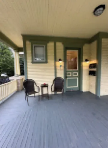 321 Michigan Avenue Historic One Bedroom, One Full Bath Apartment!