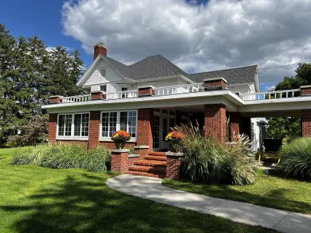 Cherry Hill Farm of Dreams - A wonderful home close to everything