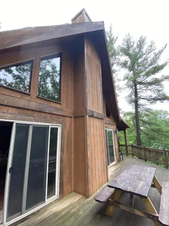 Modern and Peaceful Home with Amazing Mountain Views!