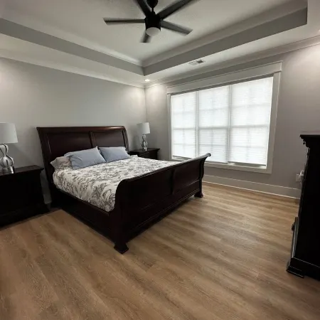 Modern 3 BR home, interior lot near Lake Keowee, Clemson, Walhalla, Seneca.