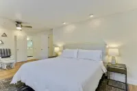 NEW! Modern Mountain 5BR Getaway, 15-40 minutes from 7 ski resorts Sleeps 12