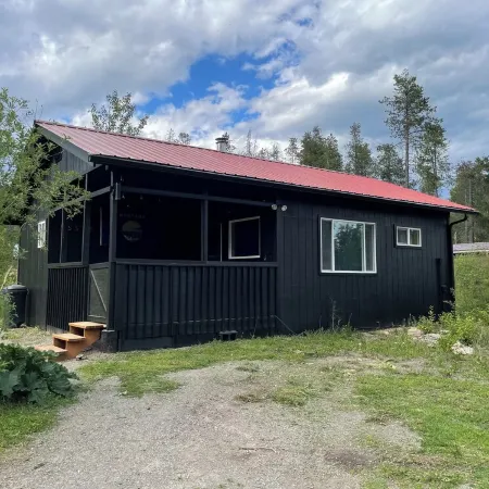 Glacier Peak - A cozy cabin minutes away from Glacier National Park