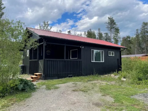 Glacier Peak - A cozy cabin minutes away from Glacier National Park
