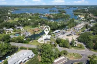The Hydeaway! Waterfront, Docks, Ice Machine, Kayaks, by King Springs - Boutique