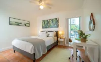 Comfy 1b getaway w/ BEACH ACCESS & full amenities Hotels in Key Biscayne
