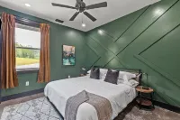 New Barndo/Private Access Red River/Kayak/Fishing