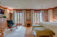 Incredible Luxury Loft in Historic Downtown McMinnville