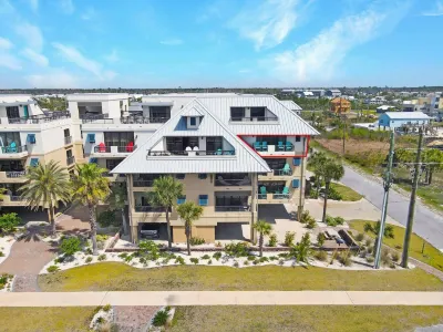 Ocean View, Three Bedroom, Two Bath Condo in Mexico Beach.