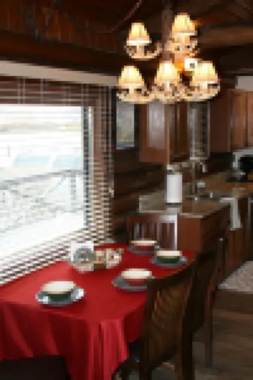 Log home just 32 miles to the east gate of Yellowstone National Park