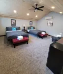 Barndominum, minutes to lake and trails sleeps 14+ Weddings, Events, Retreats