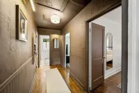 Hot Tub! String Lights! Putting Green!Near by: TU, Expo Sq, Rte. 66, Bok