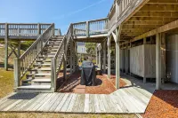 “Shore Thing” at our spacious Beachfront Oasis - EAST