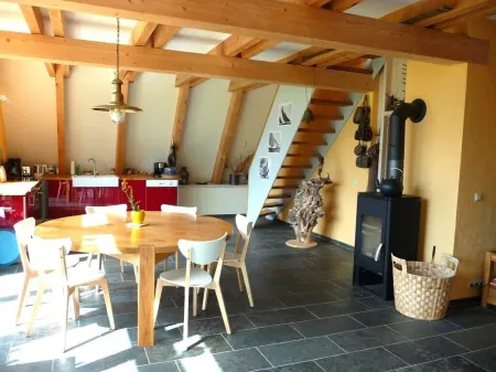 Finnhaus 200m from the Baltic Sea Coast, Sea View to Hiddensee + Moen, Free Wlan Отели рядом с достопримечательностью «Caravan Camp "Baltic Sea" Dranske / Rügen»