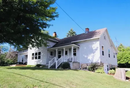 Juniper & Oak LAKE HOUSE w/ Sunset Views over Kettle Moraine Lake