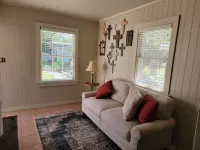 Carriage House - Historical District One Block off High Street