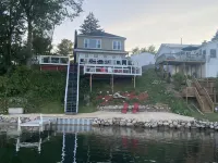 Lakefront Cottage- big enough for your family,  plus more! Hotels in Harrison