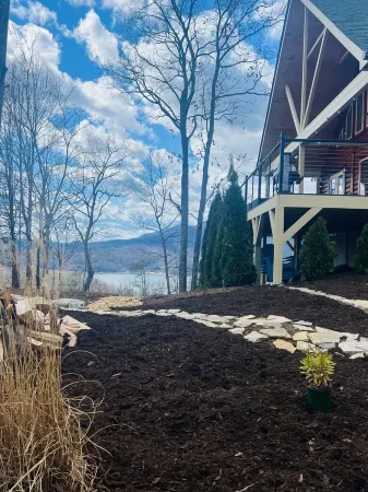 Beautiful New 5 Bedroom Log Cabin with Private Hot Tub Overlooking Lake Lure Отели рядом с достопримечательностью «Lake lure»