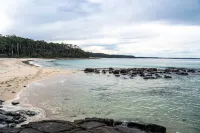 Tranquil farmhouse with sea view, dog friendly - Wi-Fi