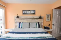 Hidden Gem at Seascapes E Bldg  POOL ! - Carolina Beach, NC.   Linens Included! - balcony