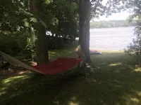 The Redbud Cottage--Beach & Quiet. Lake Sara Waterfront & Wood Fires.
