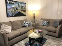 Cozy escape close to downtown, stadiums & parks